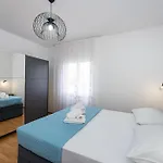 My Dalmatia - M&n With Shared Pool * Galovac (Zadar)