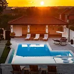 My Dalmatia - M&n With Shared Pool