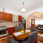 My Dalmatia - M&n With Shared Pool Apartment