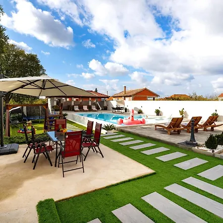 My Dalmatia - M&n With Shared Pool * Galovac (Zadar)