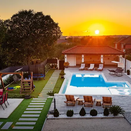 아파트 My Dalmatia - M&n With Shared Pool