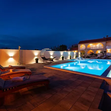 My Dalmatia - M&n With Shared Pool Galovac (Zadar)