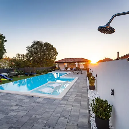 아파트 My Dalmatia - M&n With Shared Pool