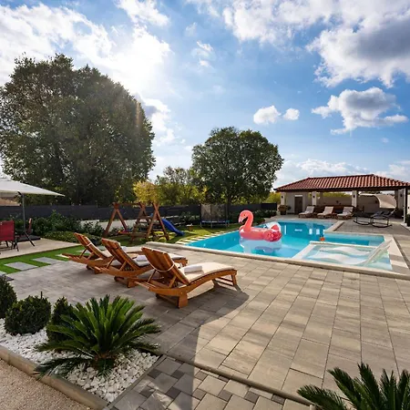 My Dalmatia - M&n With Shared Pool * Galovac (Zadar)