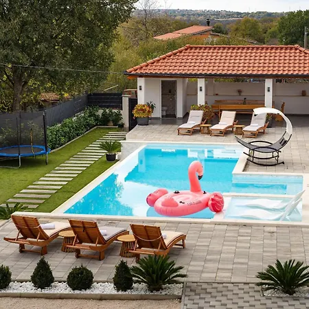 My Dalmatia - M&n With Shared Pool 아파트 *