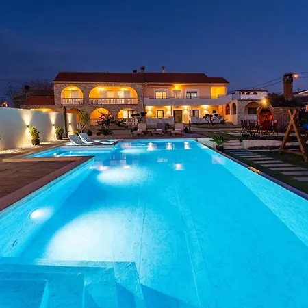 My Dalmatia - M&n With Shared Pool 아파트 Galovac (Zadar)