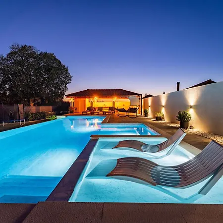 My Dalmatia - M&n With Shared Pool