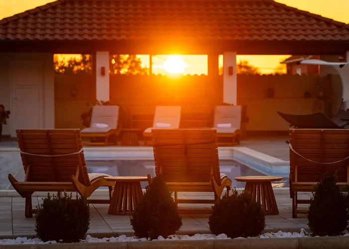 My Dalmatia - M&n With Shared Pool Апартаменты
