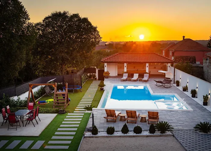 Апартаменты My Dalmatia - M&n With Shared Pool