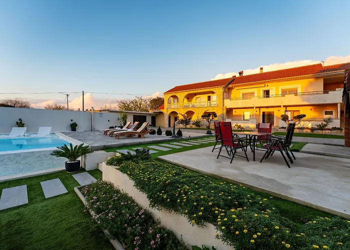 My Dalmatia - M&n With Shared Pool Апартаменты *
