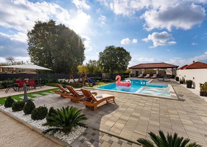 My Dalmatia - M&n With Shared Pool * Galovac (Zadar)