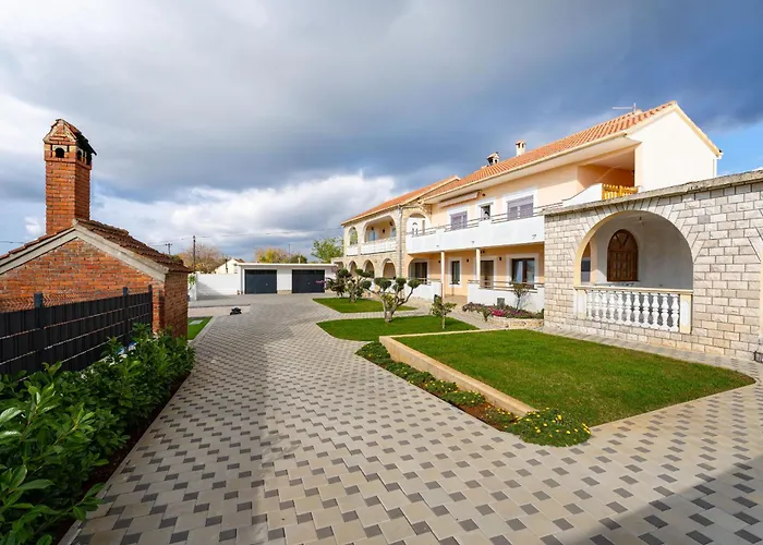 Апартаменты My Dalmatia - M&n With Shared Pool *