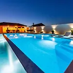 My Dalmatia - M&n With Shared Pool Apartment *