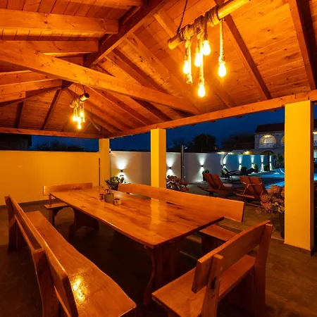 My Dalmatia - M&n With Shared Pool Apartman Galovac (Zadar)