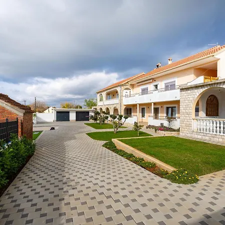 Apartament My Dalmatia - M&n With Shared Pool *