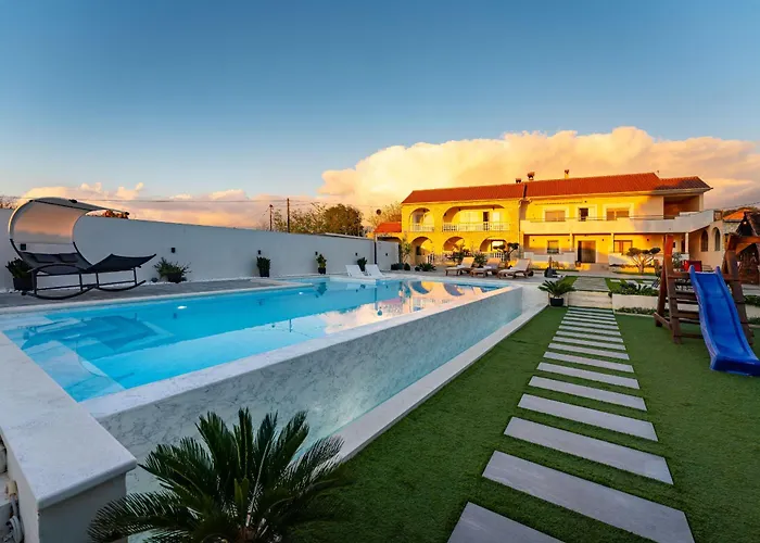 My Dalmatia - M&n With Shared Pool Apartman Galovac (Zadar)